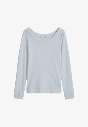 Lichtblauw shirt met lange mouwen en ronde hals, met een Marc O’Polo-label aan de onderkant links, afgebeeld tegen een witte achtergrond.