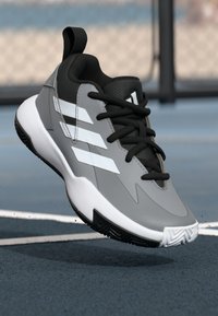 Non sélectionné, grey three/footwear white/core black