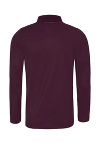 Maroon pitkähihaisessa polo-paidassa on neulottu kaulus ja huomaamaton logotagi kaula-aukossa. Sujuva pinta, mitoitettu istuvuus.