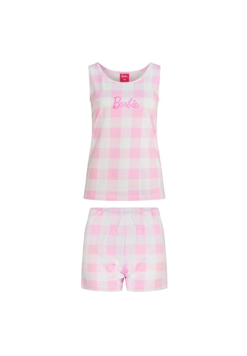 Top de tirantes a cuadros en rosa con la palabra "Barbie" impresa en cursiva, combinado con pantalones cortos a juego que presentan una cinturilla elástica.