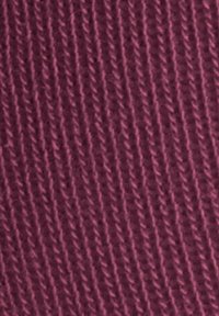 Unselected, red plum 
