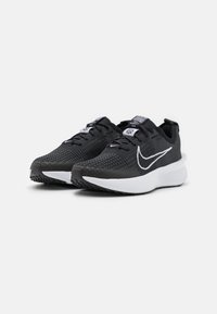 Nike Performance INTERACT RUN - Chaussures de running - black/white/anthracite