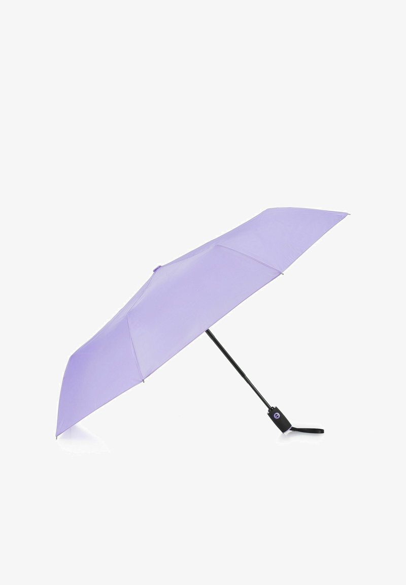 Parapluie violet avec un cadre en métal noir, une poignée droite et un design anglé unique. La toile est lisse et ne présente aucun motif ni accent.
