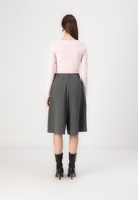 Vero Moda VMLOVELY BERMUDA  - Calções - medium grey melange