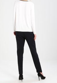 More & More Blusa - off-white