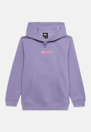 Laventelinvärinen vetoketjullinen huppari kengurutaskulla ja keskellä rintaa pienellä vaaleanpunaisella ovaalilogolla, valkoisella taustalla esillä.