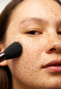 L'Oréal Paris POWDER-HIGHLIGHTER - Highlighter - 01 icoconic glow