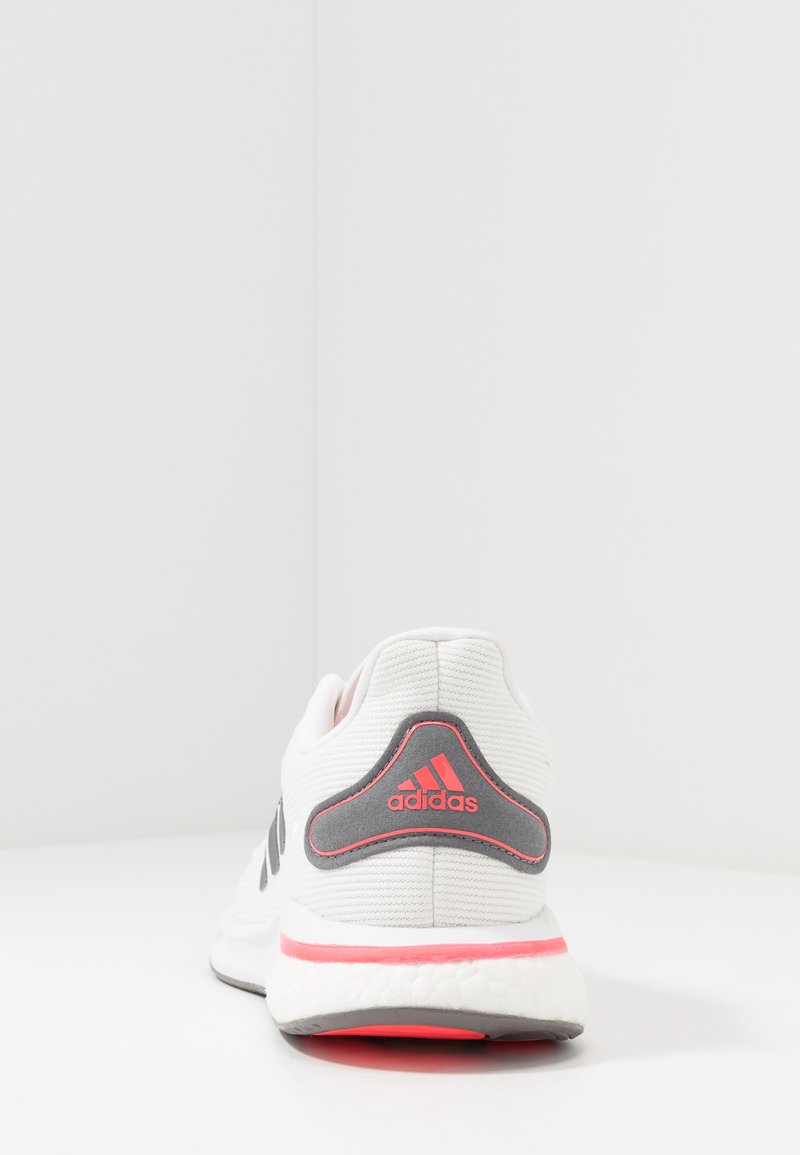 vegetariano Expulsar a si adidas Performance SUPERNOVA - Zapatillas de running neutras - footwear white/grey five/signal pink/blanco - Zalando.es vegetariano Expulsar a si adidas Performance SUPERNOVA - Zapatillas de running neutras - footwear white/grey five/signal pink/blanco - Zalando.es