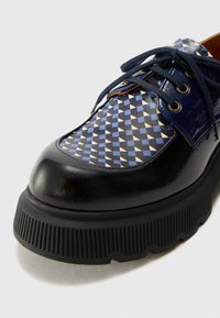 Chie Mihara QAMBA47 - Sportieve veterschoenen - timbal blue/sucre navy