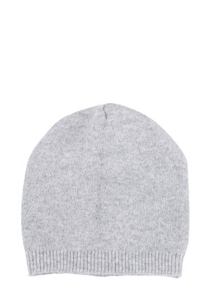 Cappello beanie grigio in maglia, morbido al tatto, con cima arrotondata, lati affusolati e un bordo a costine nella parte inferiore. Design semplice, senza motivi o decorazioni.