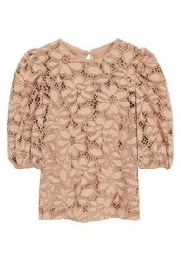 Alaston pitsitoppi, jossa on kukkakuvio, liehuvat hihat ja pyöreä pääntie. Siinä on avonainen ainutkappaleinen selkäosa ja puoliläpinäkyvä kangas.