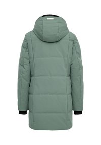 Gevoerde groene parka met een capuchon, voorzien van een doorgestikt ontwerp, elastische manchetten en een kleine, rechthoekige accent op de achterkant.