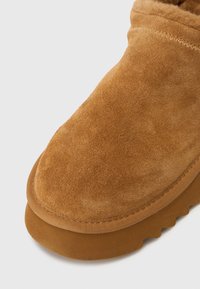 Tamaris Tresko - camel