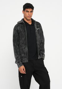 KARL LAGERFELD Vestito di maglia Logo 226W2008 Rosa Relaxed Fit