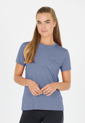 Korte mouwen sportshirt in lichtblauw, gemaakt van lichtgewicht stof, heeft een ronde hals en een eenvoudig logo op de voorkant.