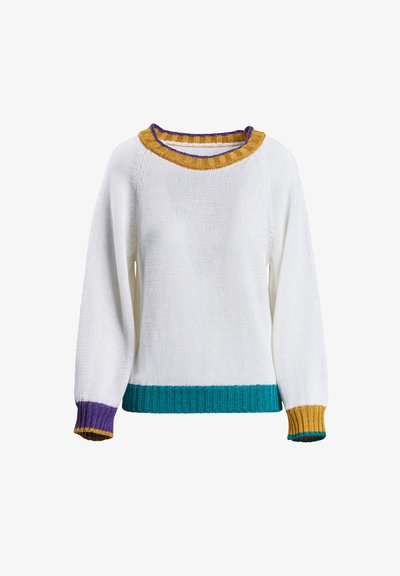 Fehér kötött pulóver kerek nyakkal. Többszínű mandzsettái vannak, amelyek türkiz, lila és arany színűek. Bordás textúrájú az alján és az ujjaknál.