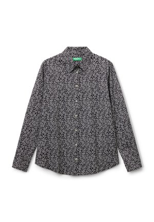 Zwarte longsleeve shirt met een wit bloemmotief, knoopsluiting aan de voorkant en een puntige kraag. Gemaakt van lichtgewicht stof.
