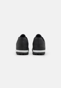 JAKO ST SKILL - Chaussures de football sur gazon - jet black/nimbus cloud