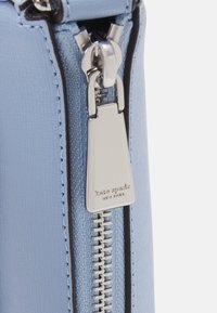kate spade new york BLEECKER SAFFIANO SMALL CROSSBODY - Cross body bag - north star