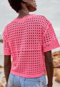 Next SHORT SLEEVE CREW NECK REGULAR FIT - Tricou cu imprimeu - fluro pink
