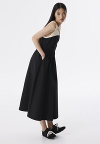 Twist COLORBLOCK MIDI - Vestito casual - black