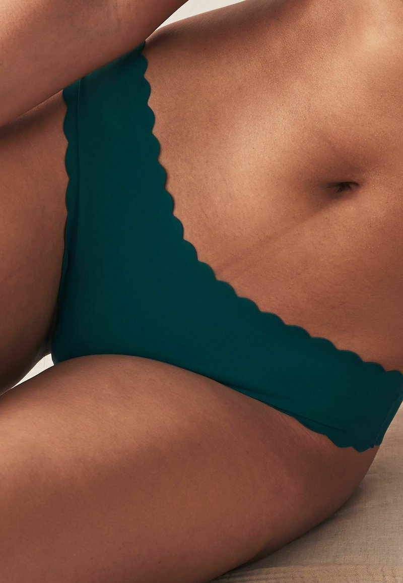 Next SCALLOP EDGE - Slip - green