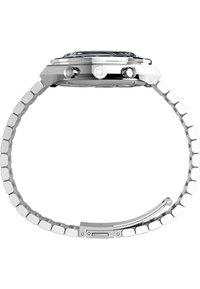 Orologio in acciaio inossidabile argentato con cassa rotonda, bracciale a maglie e superfici testurizzate. Corona e pulsanti distintivi sul lato.