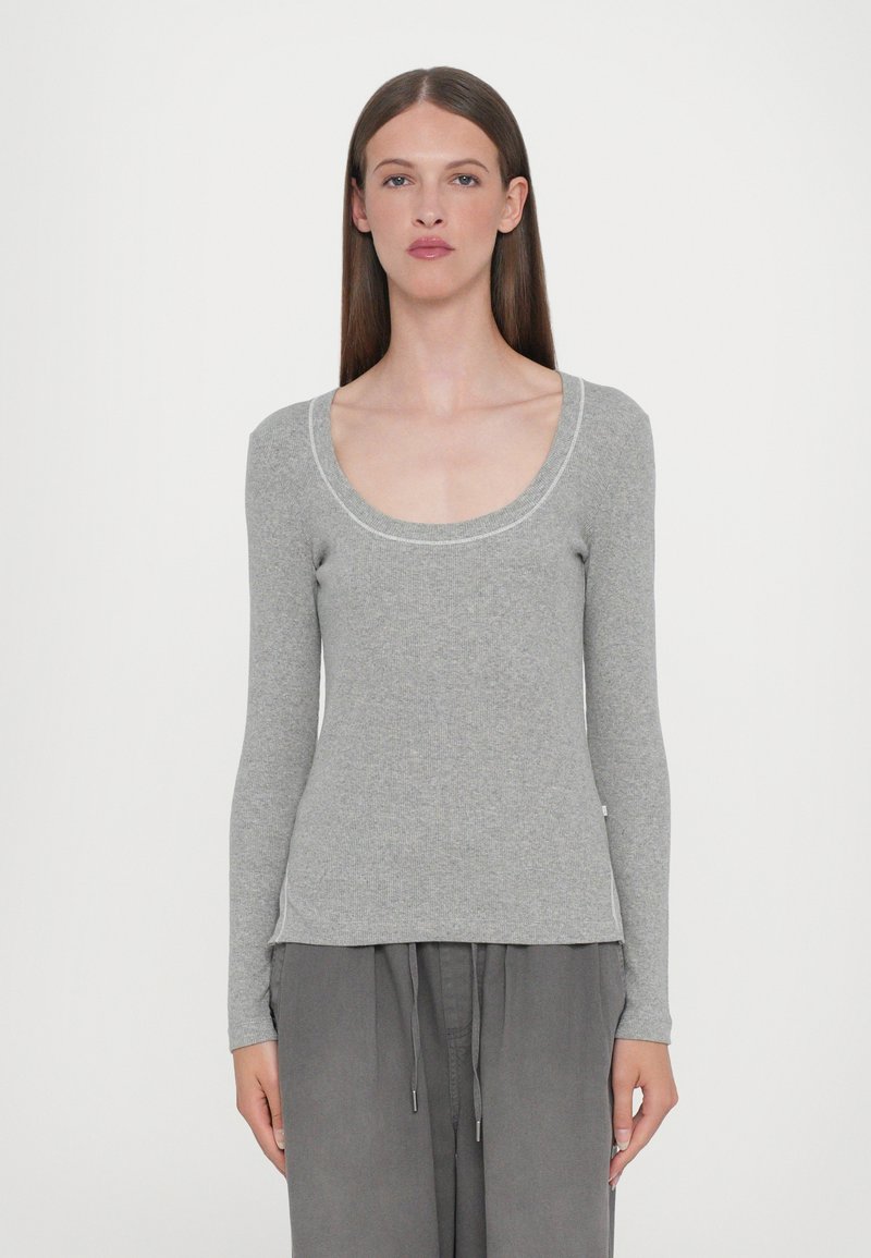 CLOSED FLAT LOCK LONG SLEEVE - Pikkade varrukatega topp - light grey