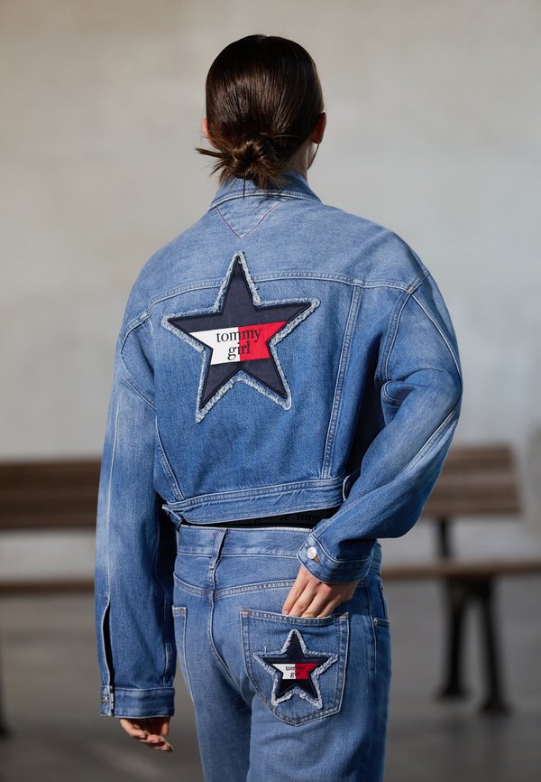 TOMMY GIRL OVSZ CRP TRUCKER JKT - Denim jacket - indigo wash - Main Image