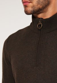 Barbour Trui - olive