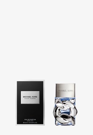 Michael Kors Pour Homme, 30 ml. Szklana butelka z srebrnym łańcuszkiem, niebieskim płynem i srebrną nakrętką. Czarny box z białym logo i tekstem.