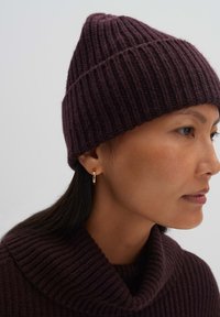 someday. BEKY SOFT - Beanie - plum