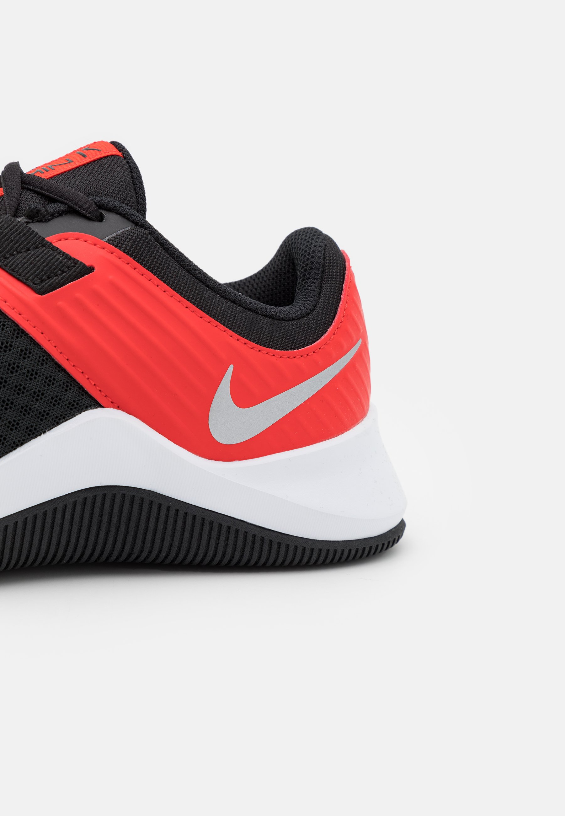 nike mc trainer red