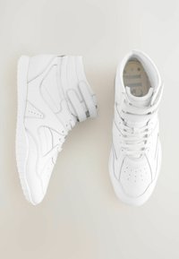 REGULAR FIT - Sneakers alte - white