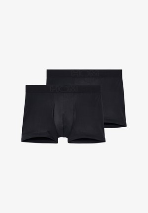 Twee paar zwarte boxershorts met een gladde textuur en een elastische tailleband met de opgeperste merknaam "HOM."