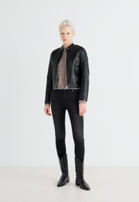 Vero Moda VMDIXIEMARIA SHORT COATED - Bunda z nepravej kože - black