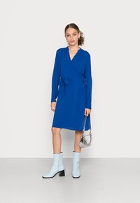 VILA VILANA V-NECK BELT DRESS - Vestido de dia - mazarine blue
