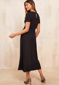 Friends Like These PETITE FIT-SHORT SLEEVE - Freizeitkleid - black