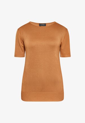 Īsām piedurknēm, apaļš kakla džemperis siltā oranži-brūnā krāsā. Izgatavots no gludas adījuma auduma ar smalku spīdumu un ribotu apakšmalu.