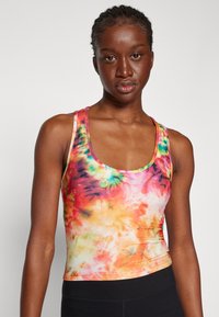 Nebbia SPORTY SLIM FIT CROP TANK - Toppi - rainbow dye