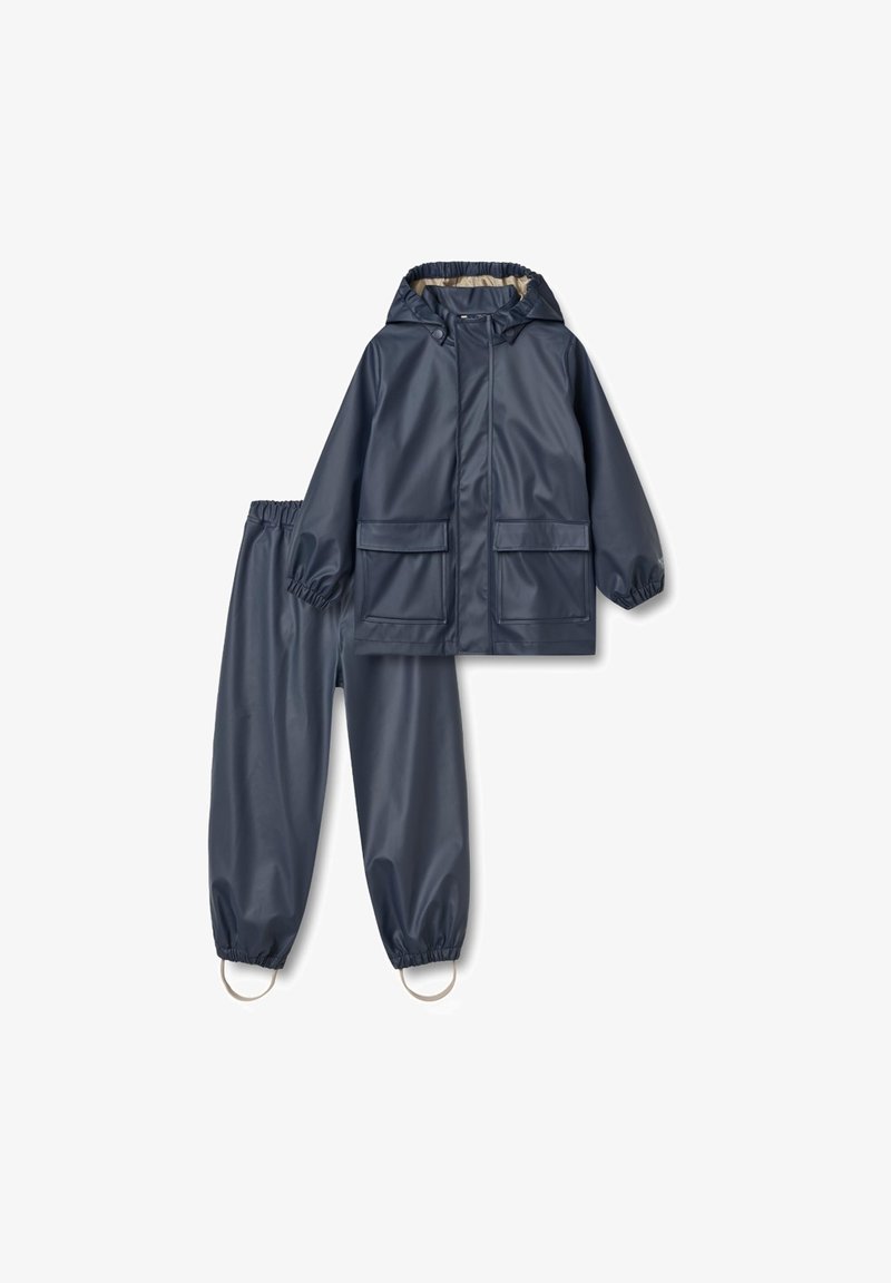 Ensemble de manteau de pluie et pantalon imperméable bleu marine, comprenant des poignets élastiques, deux poches avant et une capuche pour une protection contre les intempéries.