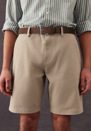 BELTED - REGULAR FIT - Šortai - stone