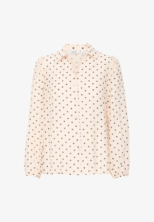 Ljusrosa blus med långa ärmar och knapplist framtill, med mörka prickar, klassisk krage och lätt puffade ärmar.