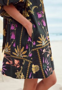 Next PUFF SLEEVE  - Nappali ruha - black floral print