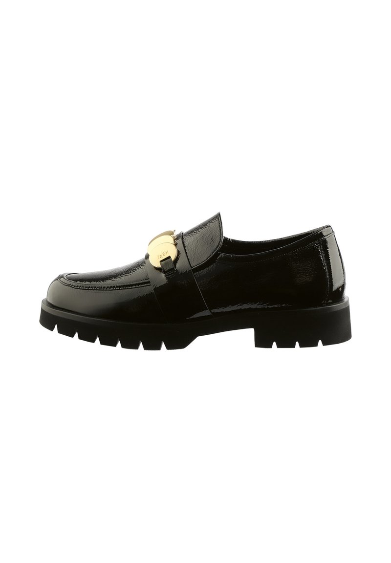 Svarta lackskinn loafers med rund tå, med ett accent av guldfärgad hårdvara och tjock mönstrad sula. Slät, glänsande yta.