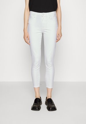 Paige HOXTON CROP - Oprijete (skinny) kavbojke - crisp white