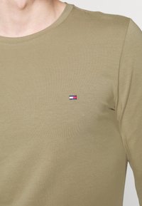 Tommy Hilfiger STRETCH SLIM FIT - Camisola de manga comprida - woodridge