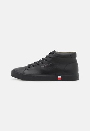Sneakers alte - black