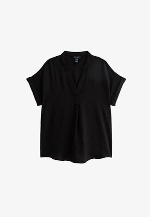 Top negro de manga corta con cuello y cierre de botones, que presenta una textura en la tela y un corte holgado.