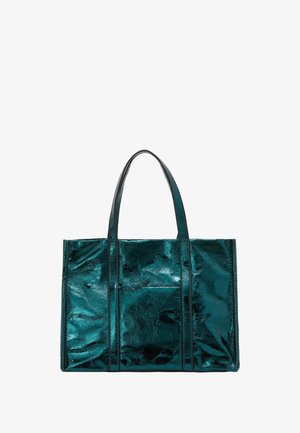 Teal metalisk tote bag med glat overflade; har to lange hanker og en struktureret rektangulær form. Accenter inkluderer lodrette sømme.